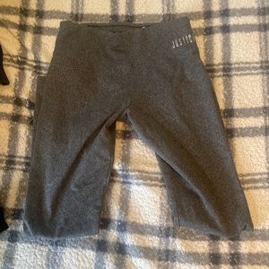 gray leggings